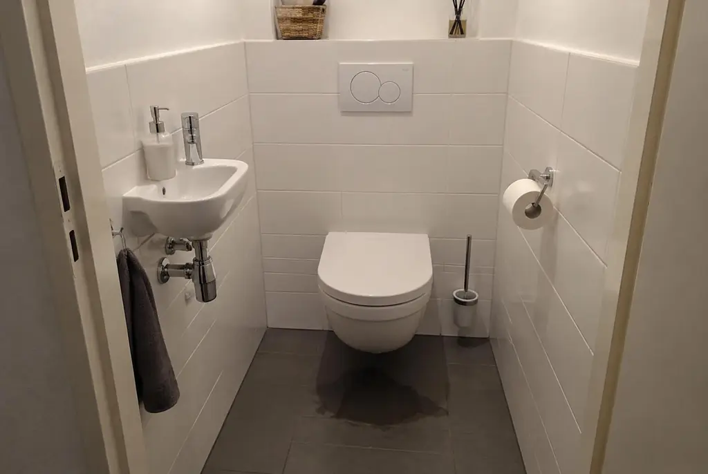 Lekdetectie Bilthoven – natte vloer bij een toilet
